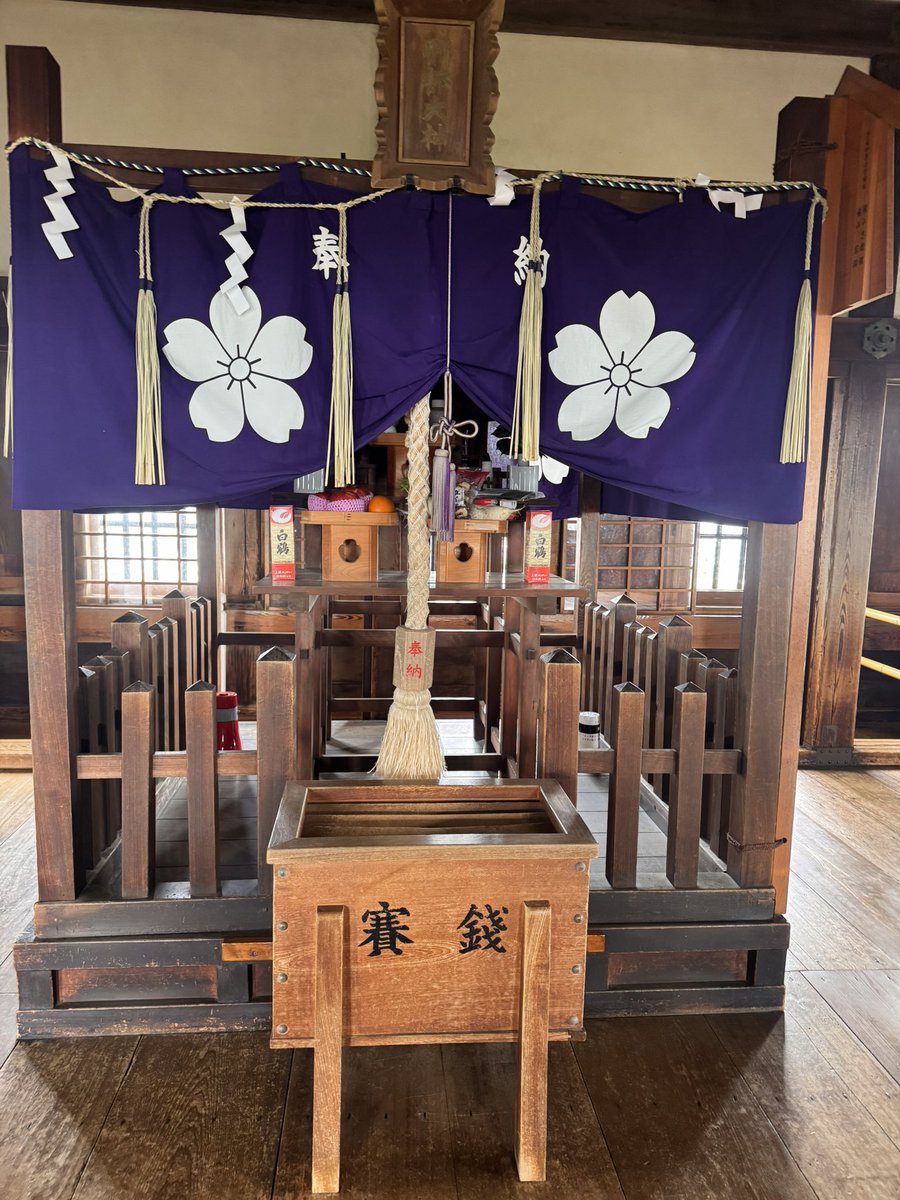 新しい仕事が始まる前に、姫路城にやってきました‼︎ 天気にも恵まれ少し汗ばむ陽気でしたが、3時間かけてゆっくり周り天守閣にも行けました‼️
地元の銭湯で汗を流し、「姫路おでん」「焼穴子重」をつまみにビールで乾杯🍺☺️
#姫路城
#姫路おでん
#焼き穴子