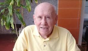 DIME CASTILLO
24 de abril de 1933: Nace en Maiquetía, estado La Guaira, el pelotero Carlos Castillo, quien jugó 8 temporadas en la LVBP con Santa Marta (1954-55), Valencia (1955-1960) y Oriente (1960-1962). También jugó con el Sugar Kings en la Liga Internacional. (Hilo)