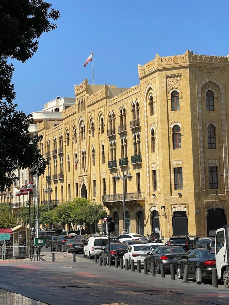 سؤال يطرح لماذا اليوم المناصفة في بلدية بيروت مقابل صلاحيات المحافظ . للتذكير من عزز صلاحيات المحافظ هو الرئيس المرحوم صائب سلام والجميع يعرف السبب. توقيت بريء ام مفخخ في ظرف يجب الابتعاد عن استدراج مواضيع خلافية ذو وجه طائفي . خاصة ان الاولوية اليوم حصرية السلاح واستعادة الدولة