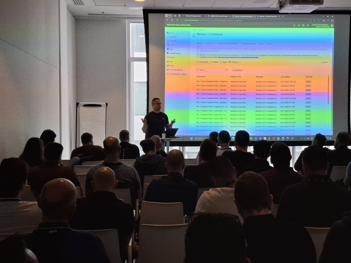 A full room at <a href="/kennethvs/">Kenneth van Surksum - MVP</a> his session 

#MEMSummit