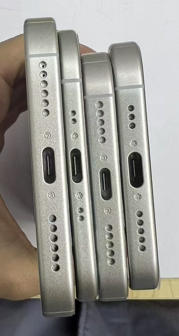 SonnyDickson's tweet image. Take a look at the sides of the iPhone 17 dummy — the Air model is unbelievably thin.
