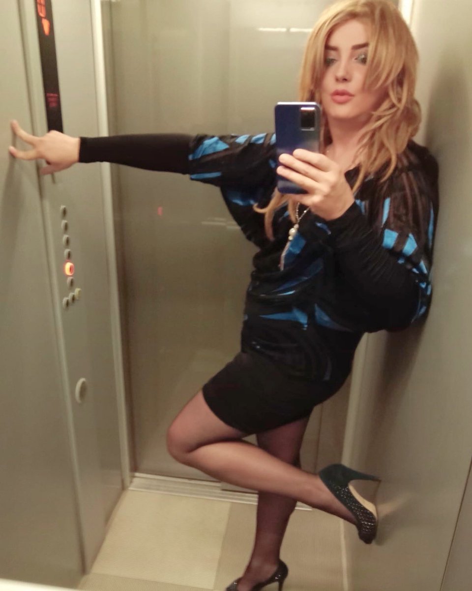 LaraNylonCD's tweet photo. I didn’t press the emergency button… but someone wanted to?

#nylonlover #fetishfriday #stockingsandheels #crossdressinglife #softfetish #femininevibes #lingeriequeen #cdcommunity #legporn #pantyhosefantasy #stockinggirl #highheelsaddict #fetishvibes https://t.co/cO3jD363BW