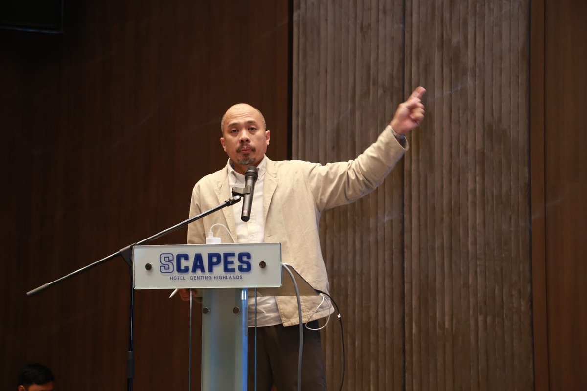 Inst_Koperasi's tweet photo. 23 April 2025 - Program Bicara Ilmu Senjata Rahsia Bisnes Runcit: "Elakkan Rugi, Gandakan Untung" anjuran Sektor Keberhasilan (COOP RACE) (SK) 2025 di SCAPES Hotel, Genting Highlands.
#IKMa
#KUSKOPMalaysia https://t.co/vi13JaGyFG