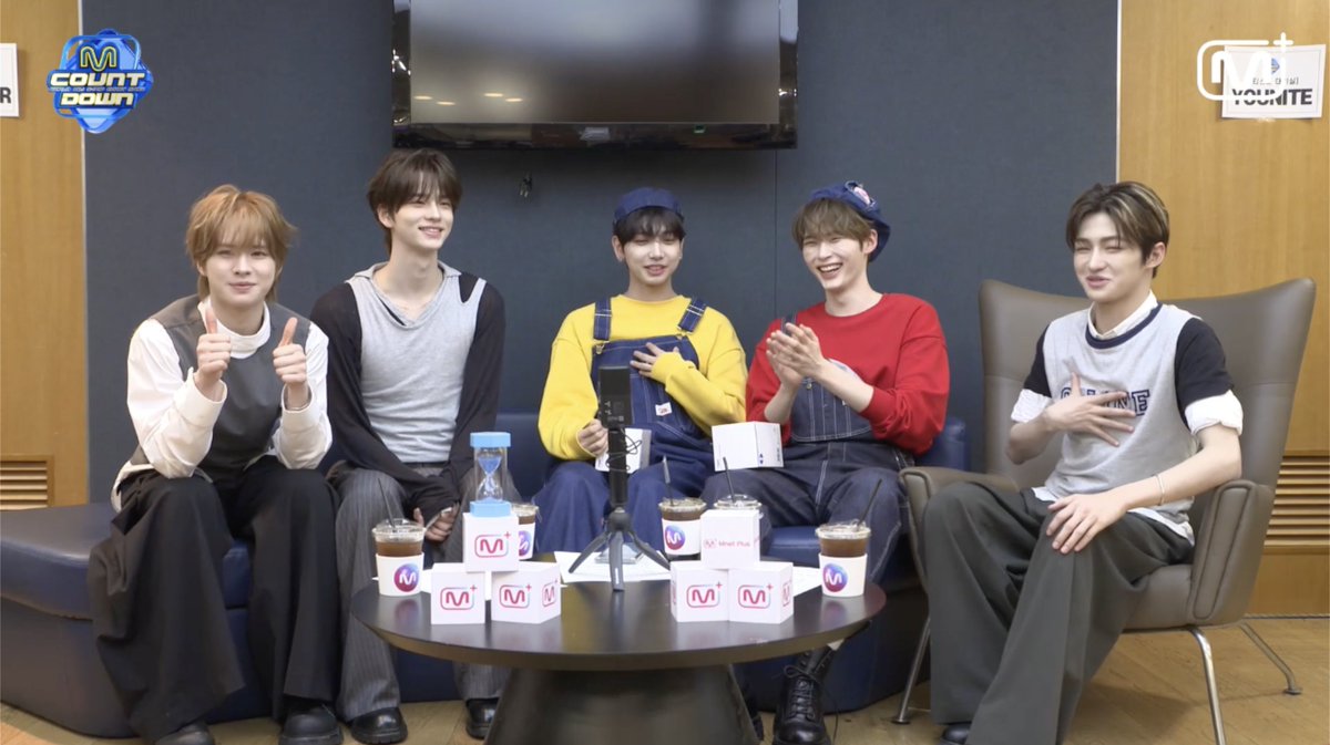 มันจิ๋วกันมากกก555555555