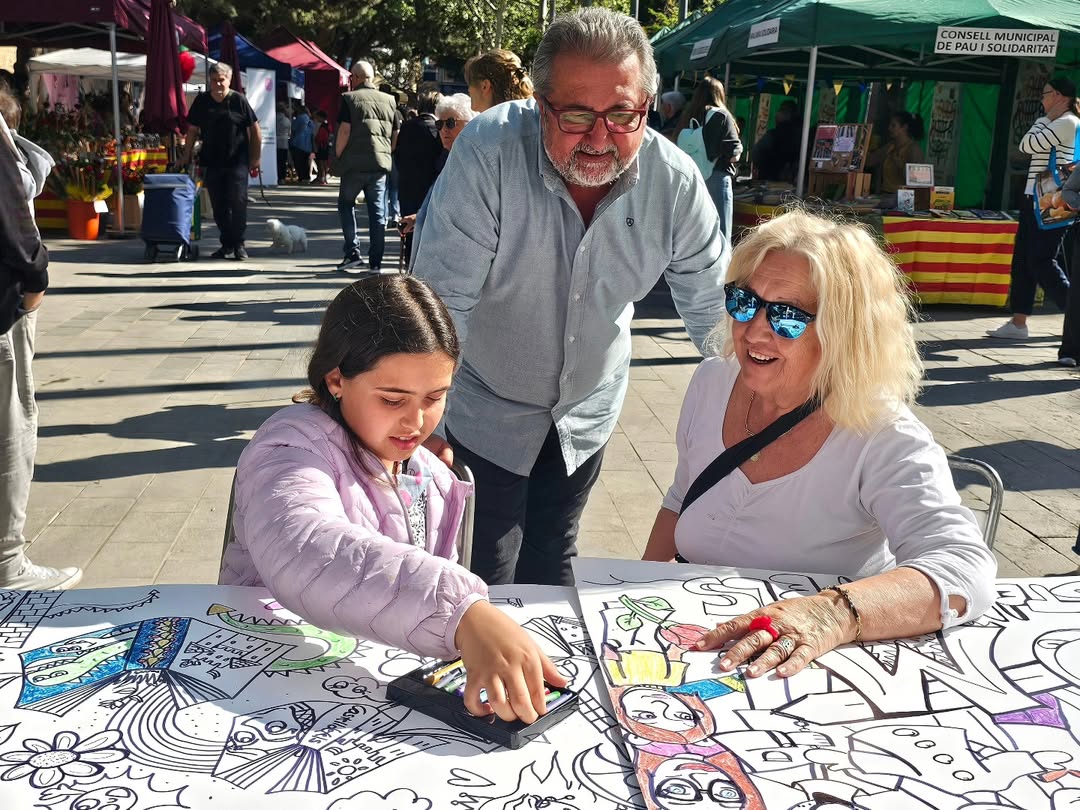 SOM Castelldefels celebra una diada de Sant Jordi espectacular!
🌹📚🐉✨

Hem viscut una jornada plena d’alegria, cultura i tradició, compartint moments màgics com la gran família que som. Des dels més petits fins als més grans, hem gaudit 🎨 pintant dibuixos, rient plegats 😂,