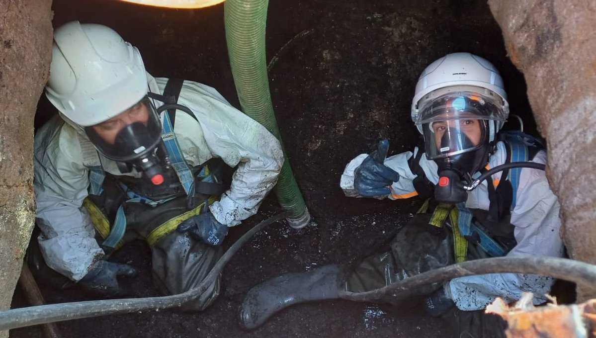 ☝️ En los trabajos en #EspaciosConfinados, no nos basta con tocar madera, la #SeguridadYSalud en el Trabajo es prioritaria 👌

🧑‍🏭 Realizamos la limpieza de la Estación de Bombeo de #Bajamar en #LaLaguna, para su correcto mantenimiento y evitar atascos.

#SSL #PRL #SafetyFirst