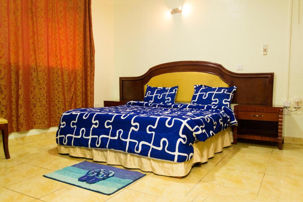 EmeraldHotelkla's tweet photo. Wake up to peace, privacy, and pristine rooms.
Book your stay today at Emerald Hotel Kampala and enjoy a refreshing hotel experience in the heart of the city.
π Semliki Valley Crescent, Off Bombo Road
π 0752747529 | 0773561524
π§ emeraldgreenuganda@gmail.com
#CleanRoomGoals https://t.co/EVfEJccN0q