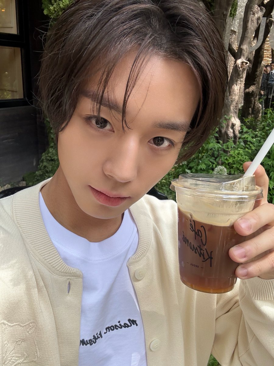 [📸]

……아니… 이건… 무슨… 아 진짜… 와… 하… 아… 이게 말이 돼…? 아니 돼? 이게… 아니 왜 저렇게… 저렇게 이쁘면… 그냥… 그냥… 으아 몰라요 진짜…💚💛💖

#박지훈 #PARKJIHOON
#메종키츠네
#YYentertainment