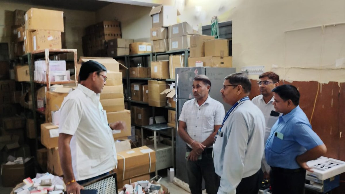 DausaIec's tweet image. SDH Sikari Visit by CMHO Sir Regarding Heat Waves Preparation &amp;amp; Medicines ,ORS &amp;amp; ZINC Corner 
#heatwave #heatwaveprotection #iecdausa #dausaiec #cmhodausa