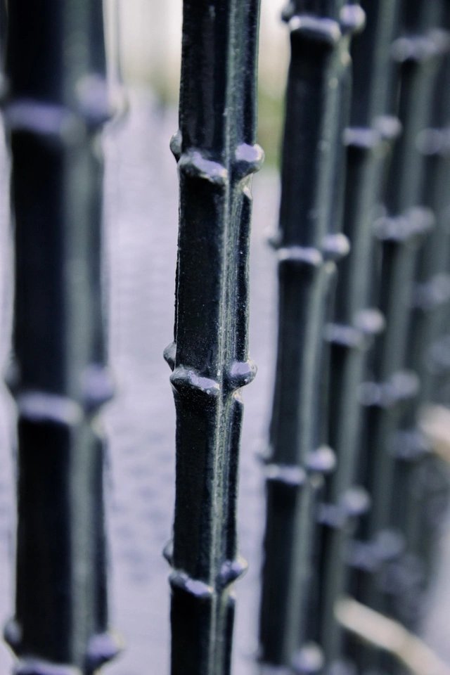 The architect’s #design for this #London #property included custom treads, balusters, and balcony base plates, all carefully tailored to reflect the #Victorian style. 

Read more about these details: zurl.co/SGNww  

Architect: Ben Pentreath
Photographer: Hattie Ellis