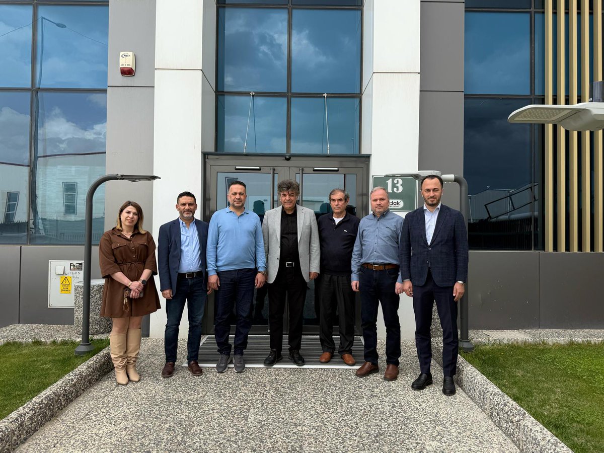 PFF YATIRIM A.Ş olarak, Yönetim Kurulu toplantımızı İcra Kurulu Başkanımız Sayın Mehmet Akif ÇELİK' in ev sahipliğinde Ankara Odak Arge Merkezinde gerçekleştirdik. 

Misafirperverliklerinden dolayı kendilerine teşekkür eder, toplantımızın hayırlara vesile olmasını dileriz.