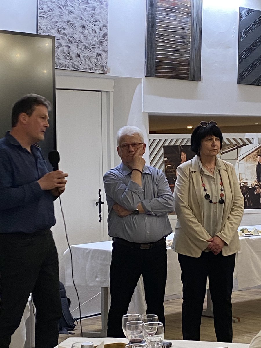 EleveursChevres's tweet image. #AG25 Ce soir, a lieu le dîner de gala de l’AG de la #FNEC. Après un accueil par la région @Occitanie de nombreux discours ont été dit à l’attention de Jacky Salingardes pour sa dernière année à la présidence de la FNEC. 🐐
#assembleegenerale #filierecaprine #aveyron #chevres