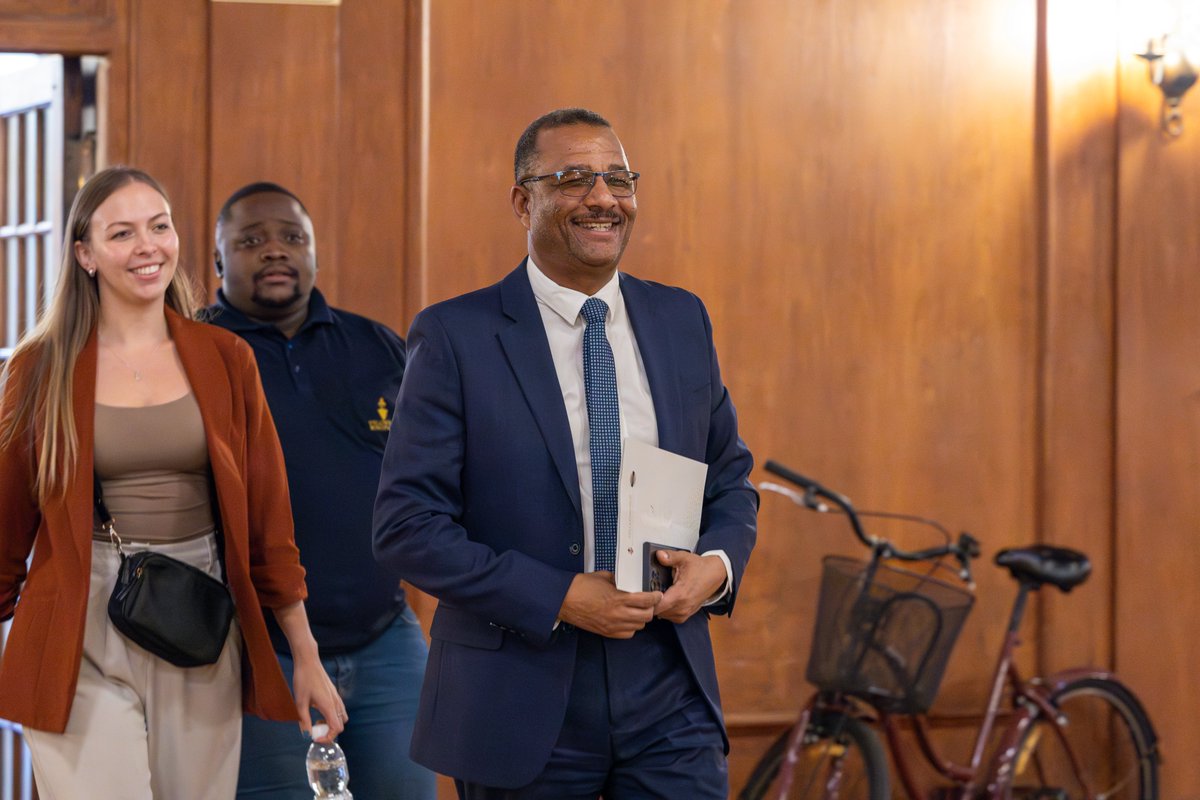 StellMun's tweet photo. Earlier this month, Mayor Jeremy Fasser joined the SU SRC Safety Imbizo - a student-led call to action addressing safety concerns of students in Stellenbosch. A powerful platform where youth, security stakeholders and the municipality came together to build a safer town for all. https://t.co/3cOl3gn2O5