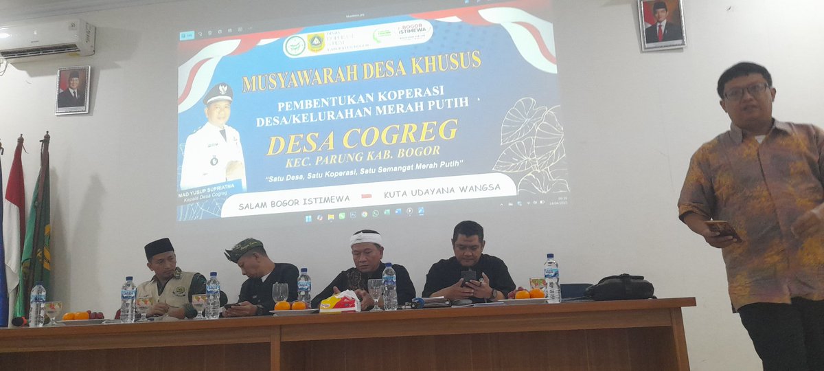 *Koperasi Merah Putih untuk Bangun Desa Bangun Indonesia*
#TerimaKasihPakYandriSusanto
<a href="/prabowo/">Prabowo Subianto</a>
<a href="/YandriSusanto27/">Yandri Susanto</a>
<a href="/ArizaPatria/">Ariza Patria</a>
<a href="/taufikmadjid71/">IG : taufik.madjid</a>
<a href="/kemendespdt/">#BangunDesaBangunIndonesia</a>
<a href="/bpsdmkemendesa/">Bpsdm Kemendesa</a>