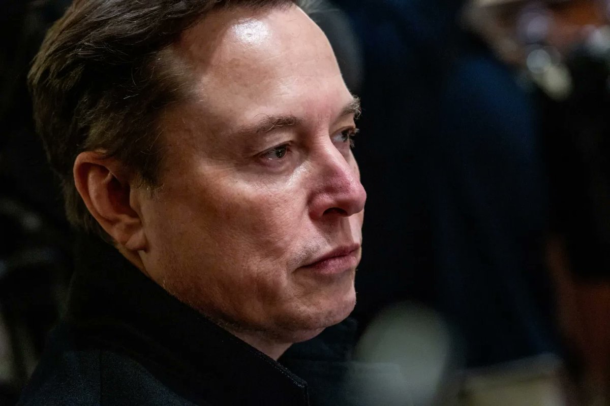 Z98_D09's tweet photo. Tesla just announced that its Q1/2025 profit plummeted, down to only $409 million, down more than 70% compared to the same period last year. Surprisingly, the stock price did not plummet, investors must have been "mentally prepared" for it. 

Poor Elon Musk, having to steer Tesla through the market storm while also working for the Trump administration as a... special employee. 

While Tesla is turning to robots, AI and a dizzying array of trade policies, Elon has to divide his time between "national and domestic affairs" while the law does not allow him to stay in the White House for more than 130 days a year. 

The story now is no longer about how much Tesla loses, but: does Elon Musk have enough strength (and legal time) to run how many "universes" at the same time? 

Really, I feel sorry for him!
#Trump  #ElonMusk #WhiteHouse #USA #Crypto
@elonmusk