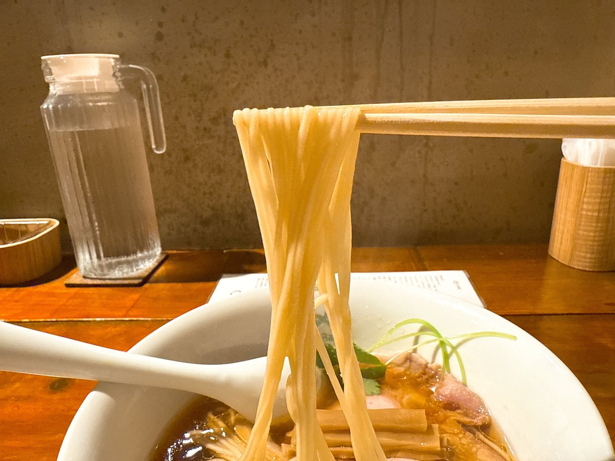 tsk28's tweet image. Japanese Ramen Noodle Lab Q
@札幌市中央区北1西2
醤油らぁめん

地鶏などクリアな出汁に旨味のある醤油ダレの味わい深いスープ。
中細ストレート麺は滑らかですすり心地がよい。
チャーシューで肉の旨味を堪能
ご馳走様でした▽・ｗ・▽

🍜51
#LabQ
#醤油らぁ麺
#札幌ラーメン
#醤油ラーメン
