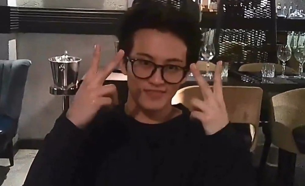 markmoIo's tweet photo. boyfriend https://t.co/FtL3v8AHRW