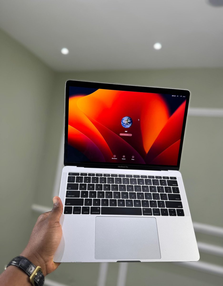 TechShackHQ's tweet photo. *MACBOOK PRO 2017 

🀄️Intel®️Core i5 Processor 
🀄️256 Ssd
🀄️8 Gigabyte Ram 
🀄️Retina Display 
🀄️13 .3 inch 
🀄️Intel UHD Graphics 
🀄️Keyboard💡
🀄️Premium Audio speaker
🀄️Charger 🔌

Ghc: 6k
☎️0241636577 https://t.co/6eUv8aY0R5