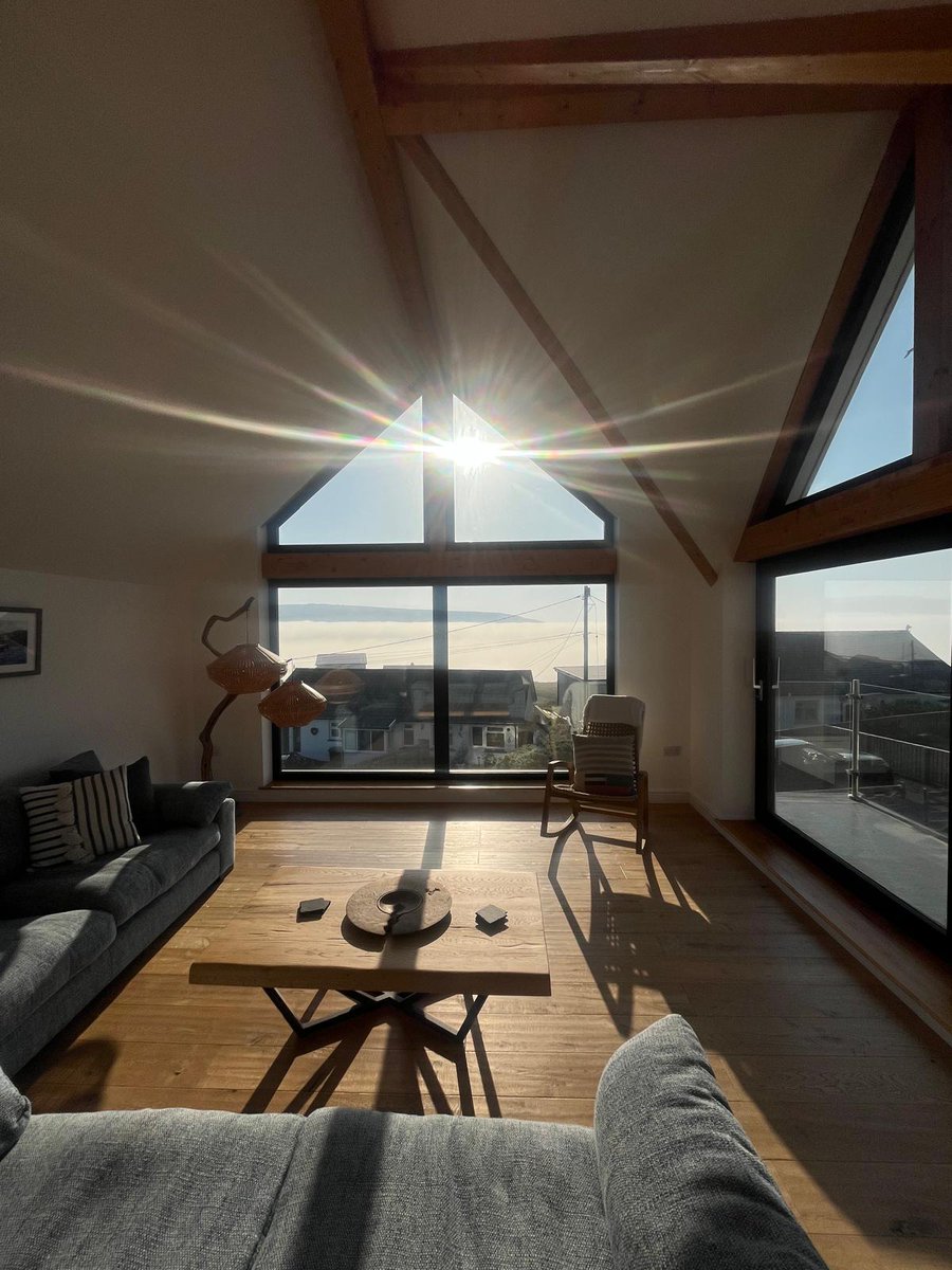 SilkaWindows's tweet image. Take a look at CCW transforming this stunning home in Cawood using SILKA’s bespoke aluminium glazing.

✔Ultra-slim black frames
✔Glazing designed for every opening
✔Energy-efficient, high-performance aluminium 

It’s a full house upgrade.

Get a quote: silkawindows.com/get-in-touch/g…