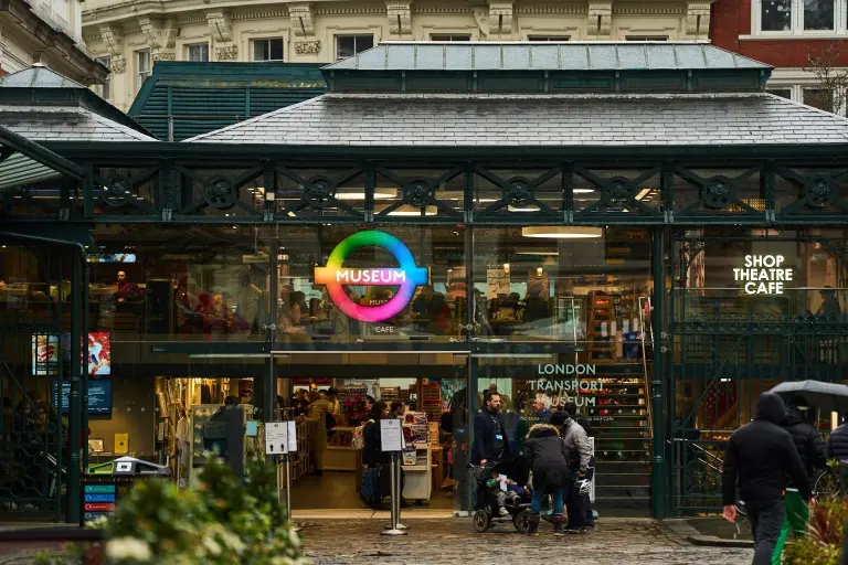 Family theatre show to play at the London Transport Museum whatsonstage.com/news/family-th…