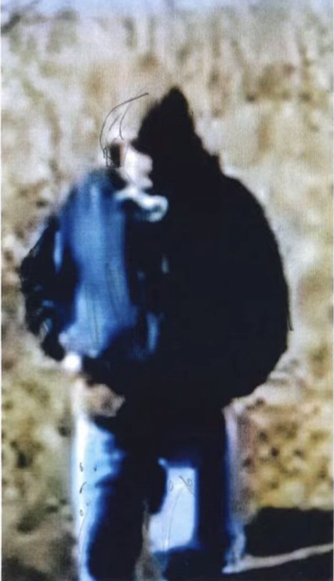 painineffinass's tweet image. Currently catching up on #Delphi content and I’m spiraling.  

Is #RichardAllen rotting in prison, 
convicted on pictures of some random man that has doodles drawn all over it?

A ‘screenshot’ of a video the states never shown, of someone else’s car, heading in the wrong…