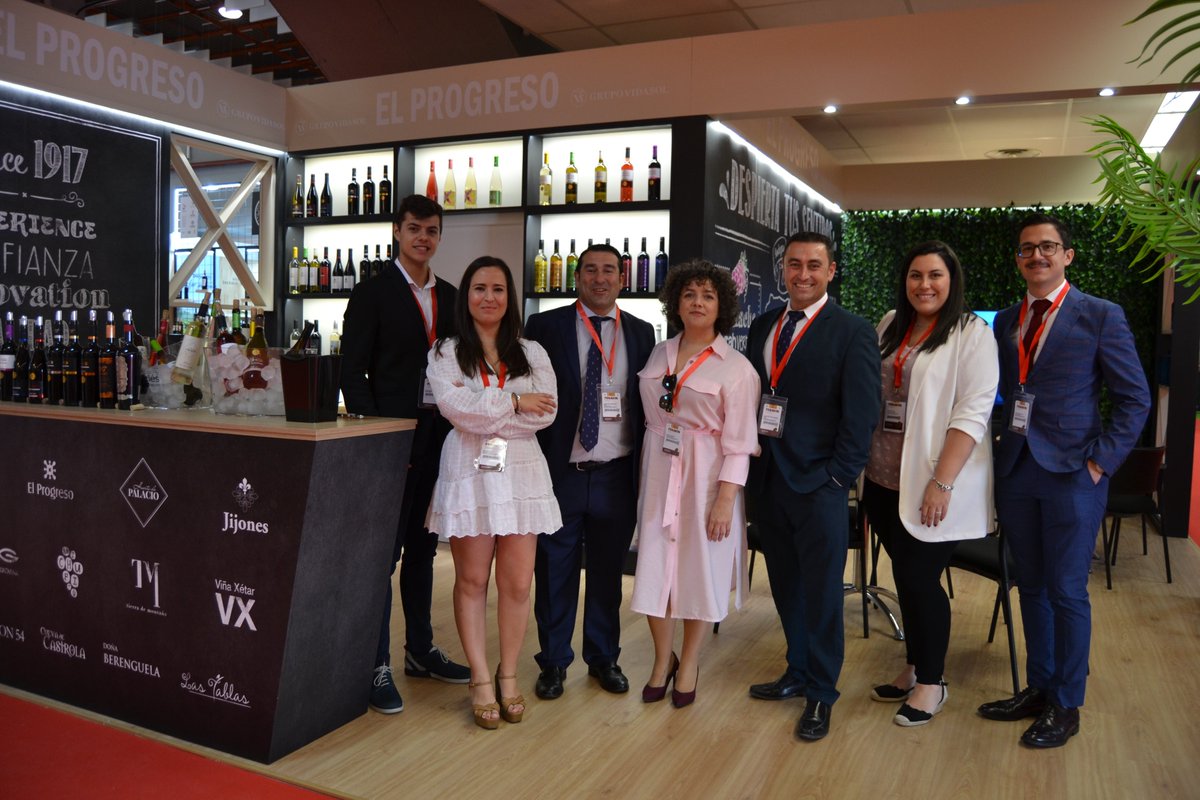 Viña Xétar Contigo (@vxcontigo) on Twitter photo 👉 Nuestro presidente  #JesúsJuliánCasanova invita a profesionales de la Alimentación y Hostelería a visitar el nuevo stand, para descubrir también la nueva añada 2024, y los nuevos “Aldaba”, “Viña Xétar 0.0 Tempranillo” y el Vuivé 👉 Nuestro presidente  #JesúsJuliánCasanova invita a profesionales de la Alimentación y Hostelería a visitar el nuevo stand, para descubrir también la nueva añada 2024, y los nuevos “Aldaba”, “Viña Xétar 0.0 Tempranillo” y el Vuivé