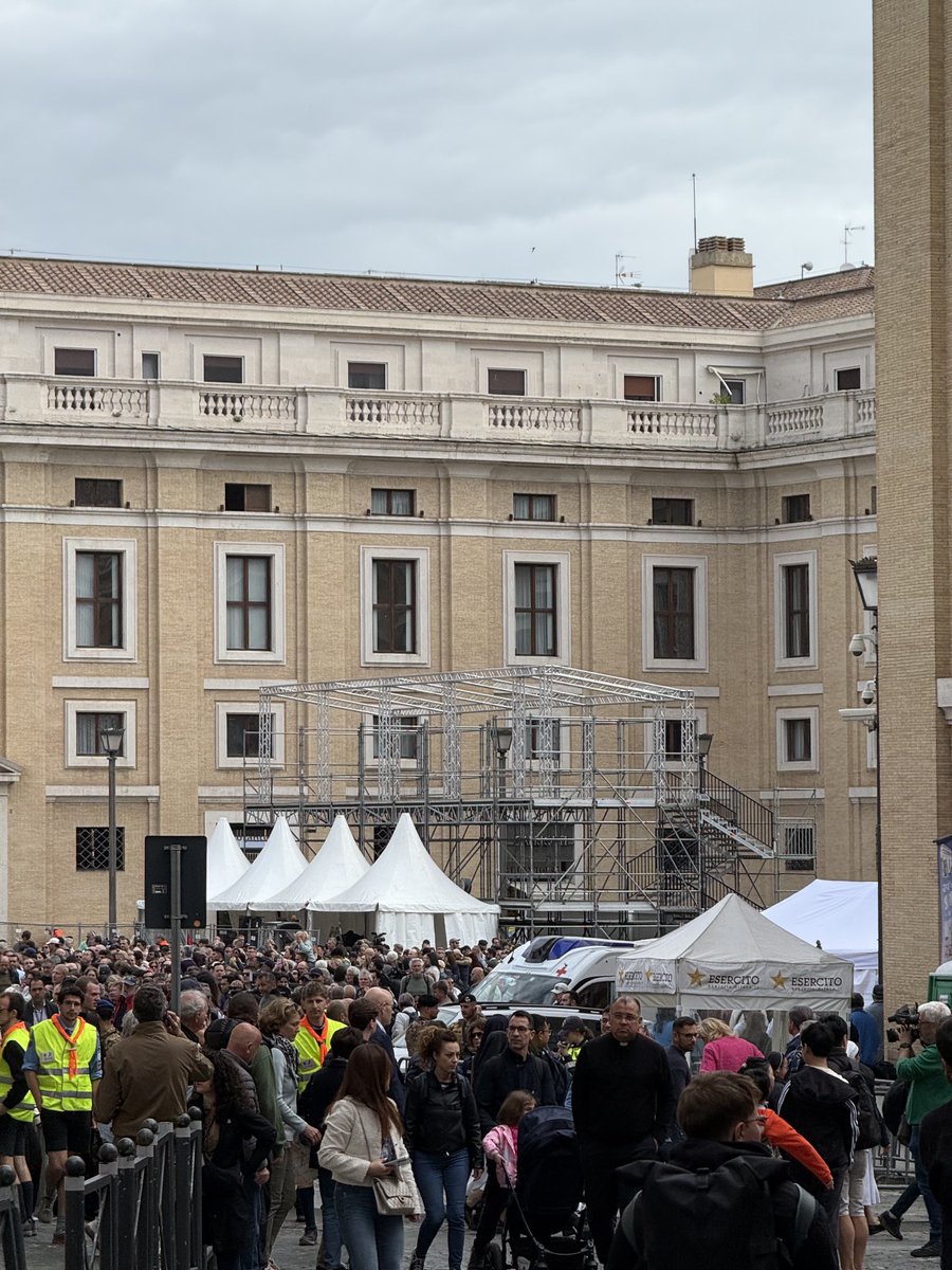 andi_thonhauser's tweet photo. Our live studios for Saturday ⁦@Pontifex⁩ are being built https://t.co/pfcuo0vKg0