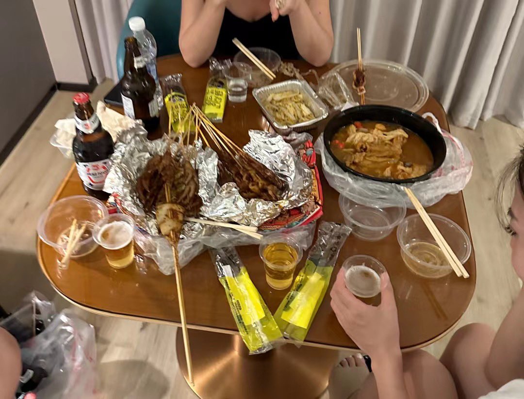 江南万达有情侣吗，单男要帅