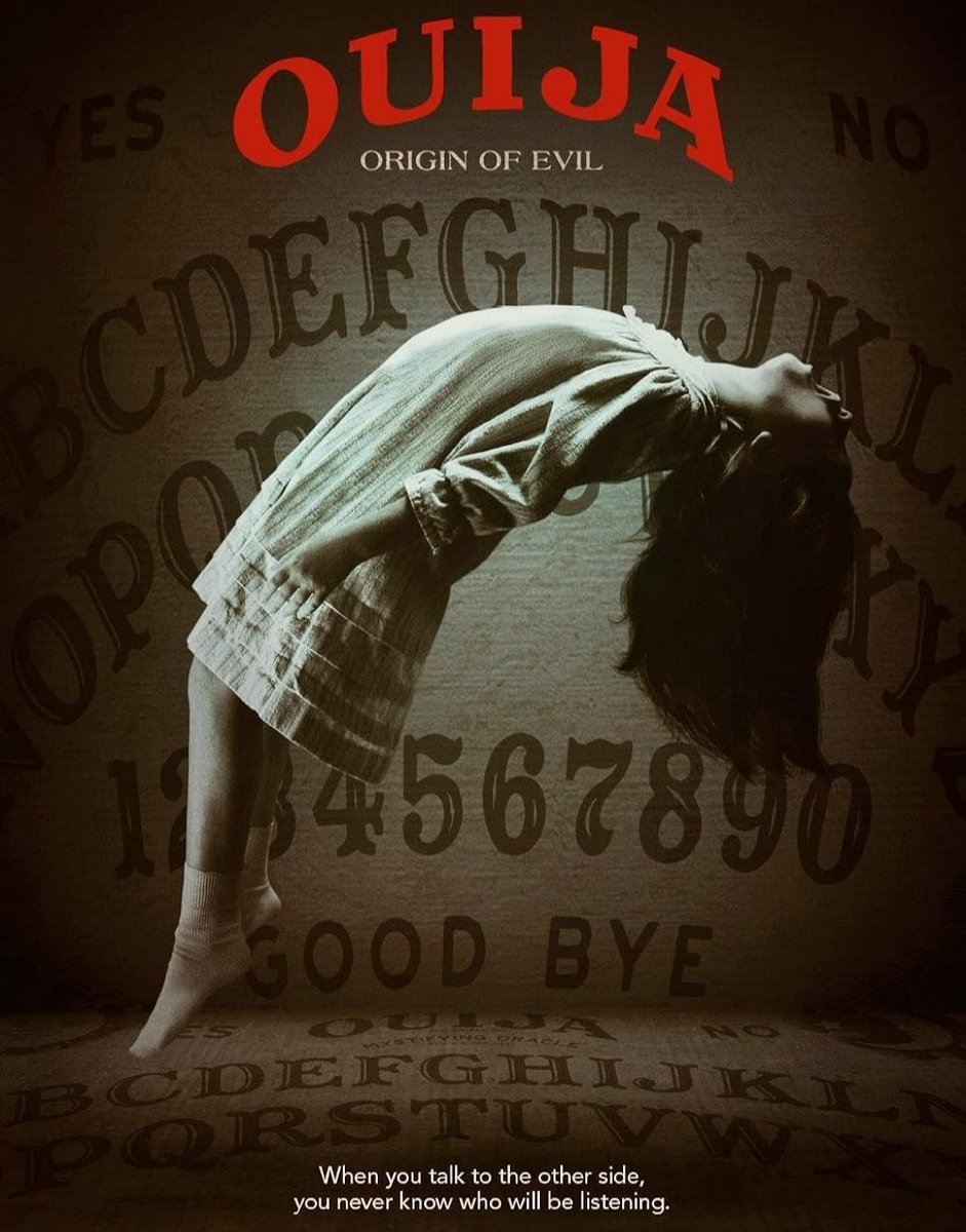 Nithya_vin's tweet image. 🎬 #OuijaOriginOfEvil 
2016 - English- 🎯⭐3.25/5

Decent horror film with some genuine scares. 

ஏற்கனவே அமானுஷ்யம் நிறைந்த ஒரு வீட்டில் Ouija board விளையாடி பிரச்சனையில் சிக்கிக் கொள்ளும் ஒரு குடும்பத்தின் கதை.