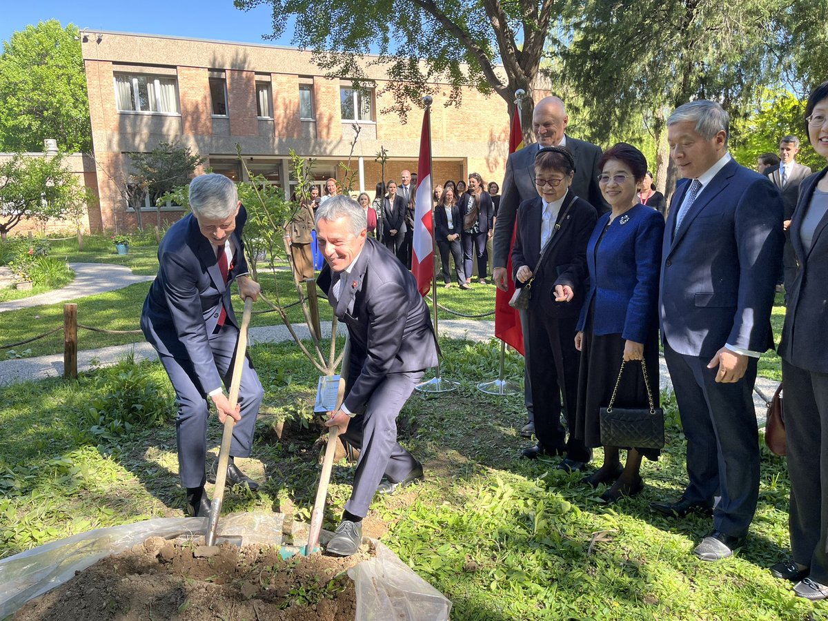 Ignazio Cassis (@ignaziocassis) on Twitter photo An honor and a pleasure to celebrate 75 years of our diplomatic relations 🇨🇭 🇨🇳 at the Embassy. Long live our bilateral relationship, long live the chestnut tree planted in Beijing on this historic day <a href="/SwissEmbChina/">Embassy of Switzerland in China</a> ! An honor and a pleasure to celebrate 75 years of our diplomatic relations 🇨🇭 🇨🇳 at the Embassy. Long live our bilateral relationship, long live the chestnut tree planted in Beijing on this historic day <a href="/SwissEmbChina/">Embassy of Switzerland in China</a> !