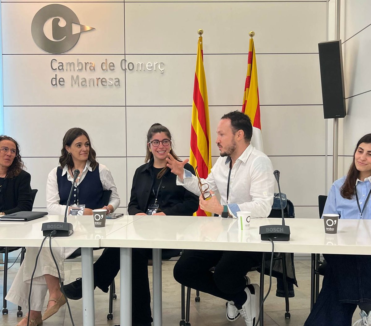 La <a href="/Cambramanresa/">Cambramanresa</a>  va acollir ahir la jornada “El talent jove al Bages: reptes, oportunitats i futur al mercat laboral” coorganitzada per l’alumnat d’Administració i Finances de #somEscolaMontserrat 👏
Felicitats, noies i nois! Sou molt🔝
⬇️
montserratfp.cat/2025/04/24/alu…

#FP #FPDual