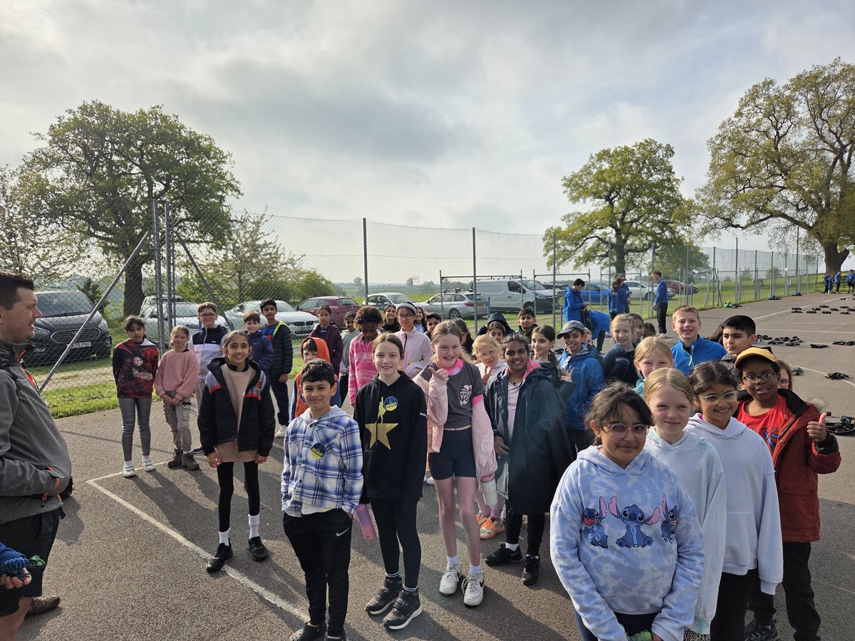 DerbyHighPrima1's tweet photo. Y5 are well fed and prepped ready for their first activity of the day- Kayaking! 🛶
We are also celebrating three birthdays today 🎂🥳
#happybirthday #partyonthewater #derbyhighprimary https://t.co/mWNkNMQU0L