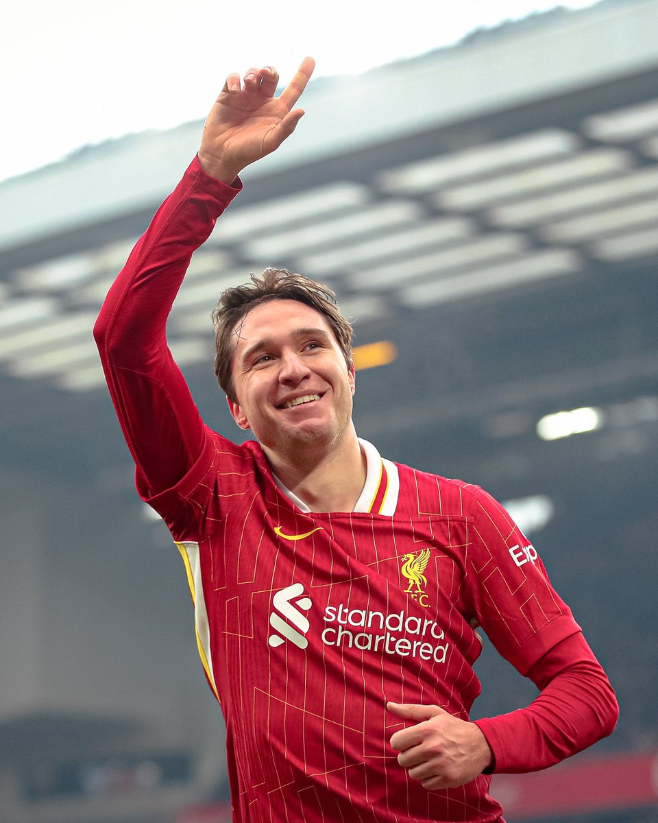 TransfersLlVE's tweet image. Liverpool forward Federico Chiesa wants to return to Serie A and has interest from Inter, Napoli and Roma.