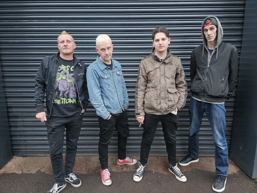 LoGOz_UK's tweet photo. Looking forward to getting back on the @LoGOz_UK bandwagon this Friday April 25th at The Grove Newcastle supporting @antinowhere for #JSPromotions There’s still a few tickets here folks! Cheers 🤘🎸🎸🎸🥁

7:45pm - LoGOz 
8:45pm - Anti Nowhere League 

https://t.co/mxV8lP6k35 https://t.co/CDnbgT7UVw