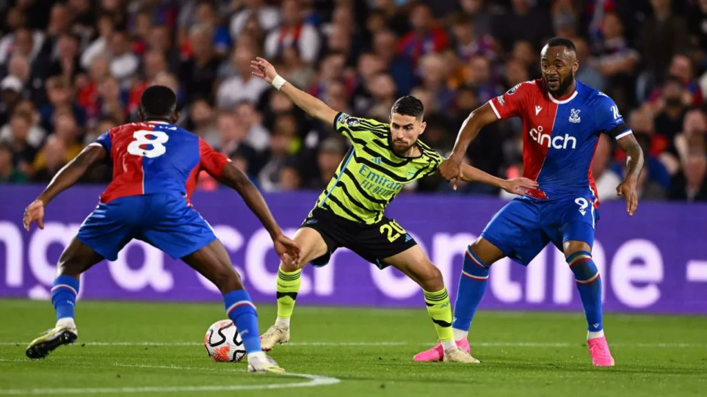 TipsPortalAsia's tweet photo. Arsenal’s unbeaten run extended after 2-2 to Crystal Palace

Arsenal enjoyed a great game in the Premier League and their eighth game in a row without defeat came at home to Crystal Palace. The game finished 2-2.

Read More: https://t.co/tRsAWcgDce

#TipsPortal #footballnews #Arsenal #crystalpalace #PremierLeague