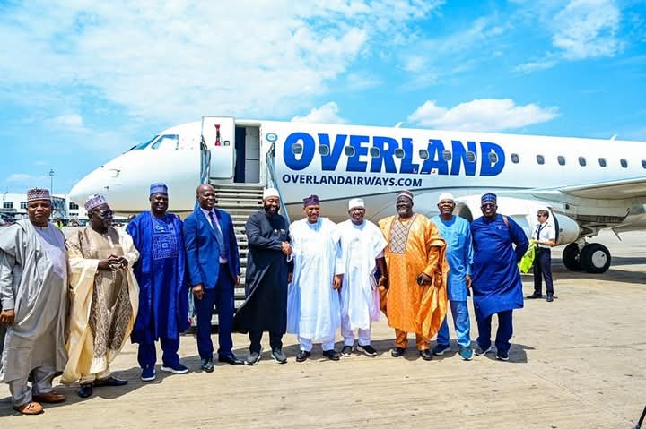 Bagosupportgrup's tweet photo. The Farmer Governor Dr Umar Muhammed Bago Mr talk and do, thank you for all you do for our dear state.... We are proud of you 💪🙏
#Bago
#Bagox2
#Infrastructuraldevelopment
#NewNiger https://t.co/JWIYn3h3VH