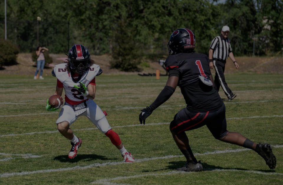 Dezfor28's tweet photo. Spring ball✅🖤 @SimpsonU_FB @CoachSchon https://t.co/hovbL1ejeR
