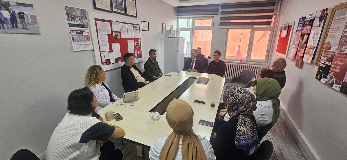 İlçe Milli Eğitim Müdürümüz Sayın Kerim Toraman okulumuzu ziyaret ederek 23 Nisan Ulusal Egemenlik ve Çocuk Bayramı İlçe kutlama programımızda ki emekleri için öğretmenlerimize teşekkür ettiler. Müdürümüze destekleri için sonsuz teşekkürler. 🙏🙏
<a href="/kerimtoraman55/">KerimToraman</a> 
<a href="/MemSalipazari/">Salıpazarı İlçe Milli Eğitim Müdürlüğü</a>