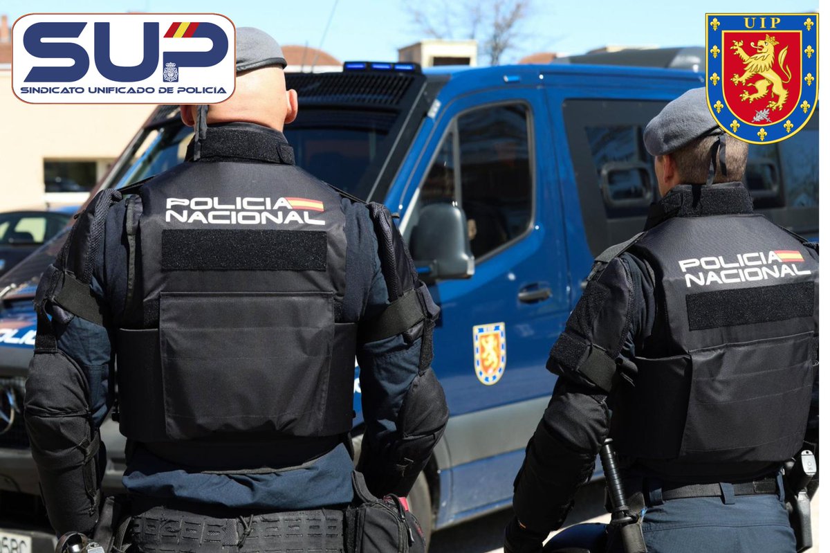 FuipSup's tweet photo. Aprueban la licitación de 4.940 #ChalecosAntibalasAntitrauma
La @policia siguiendo directrices de la #JUIP ha confeccionado este chaleco integral siendo pioneros en su desarrollo.
Es más ligero que el antitrauma actual y permite mejor movilidad.
#FuerzaHonorYProtección⚔️🦁🛡️ https://t.co/Z8Aso1ID5h