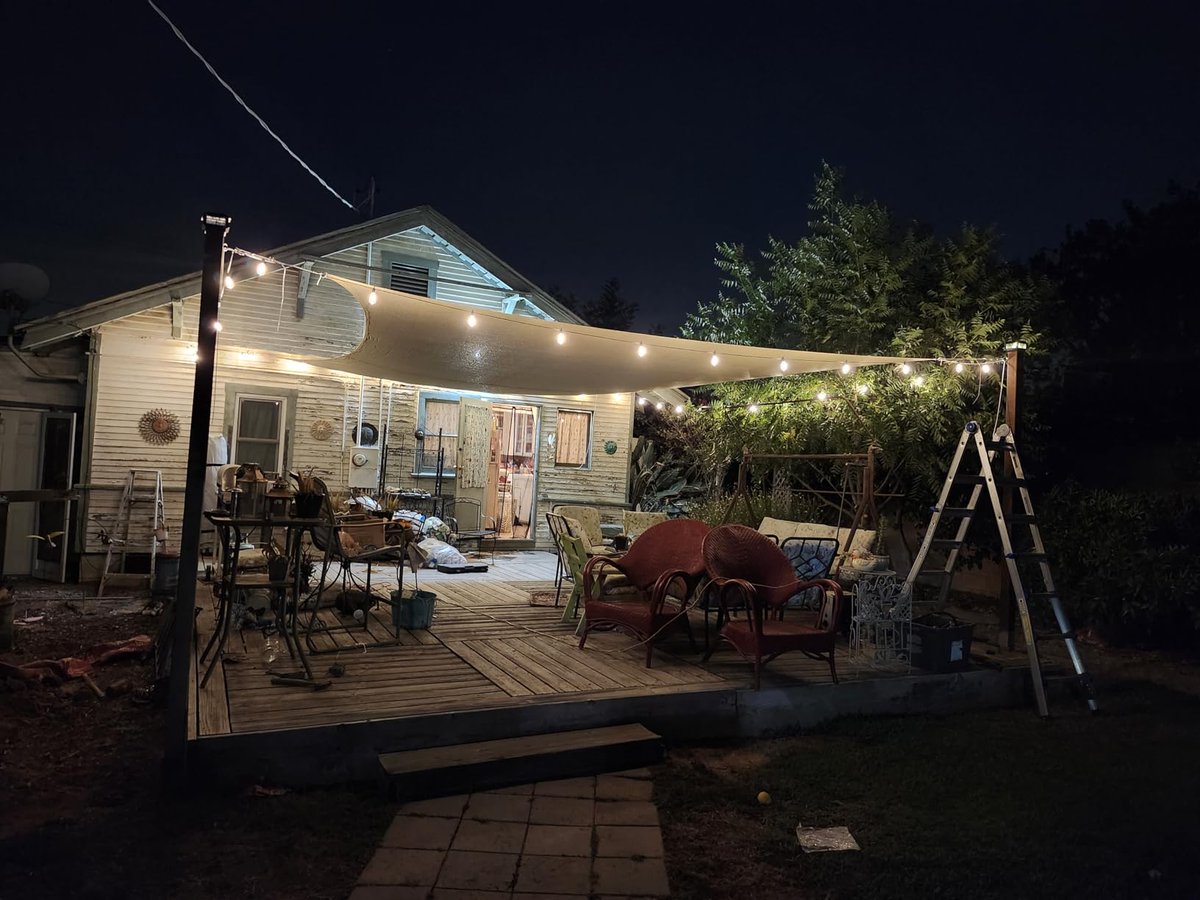 Yunchengfactory's tweet image. Premium quality, competitive rates, and reliable global shipping—your trusted source for bulk string lighting solutions.

Learn About: ehelight.com/product/st38-c…

#Yuncheng #StringLightManufacturer #DirectFromFactory #OutdoorLighting #LightingWholesale