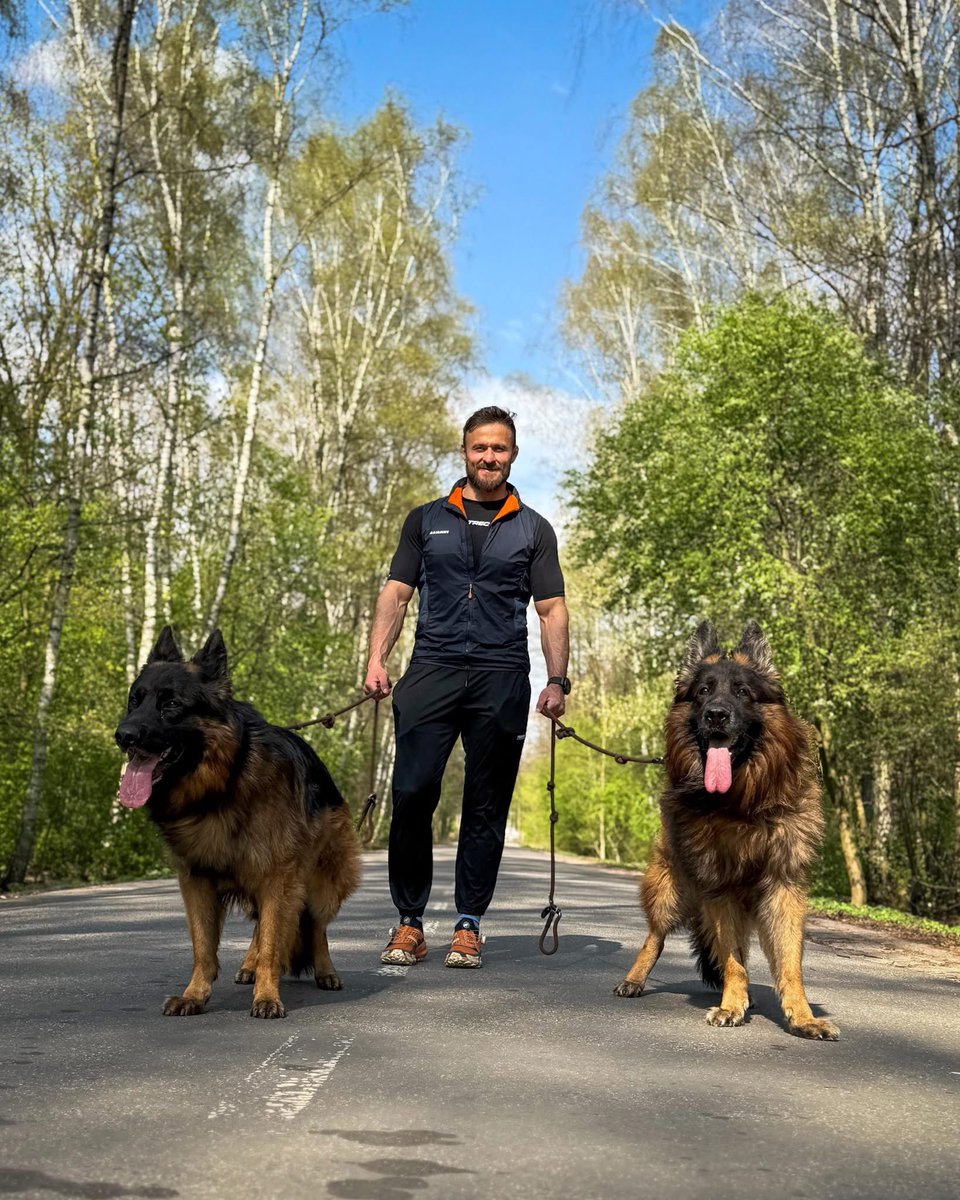 paszaBiceps's tweet photo. Just a casual walk with my bodyguards😎 https://t.co/PDITUl4gki