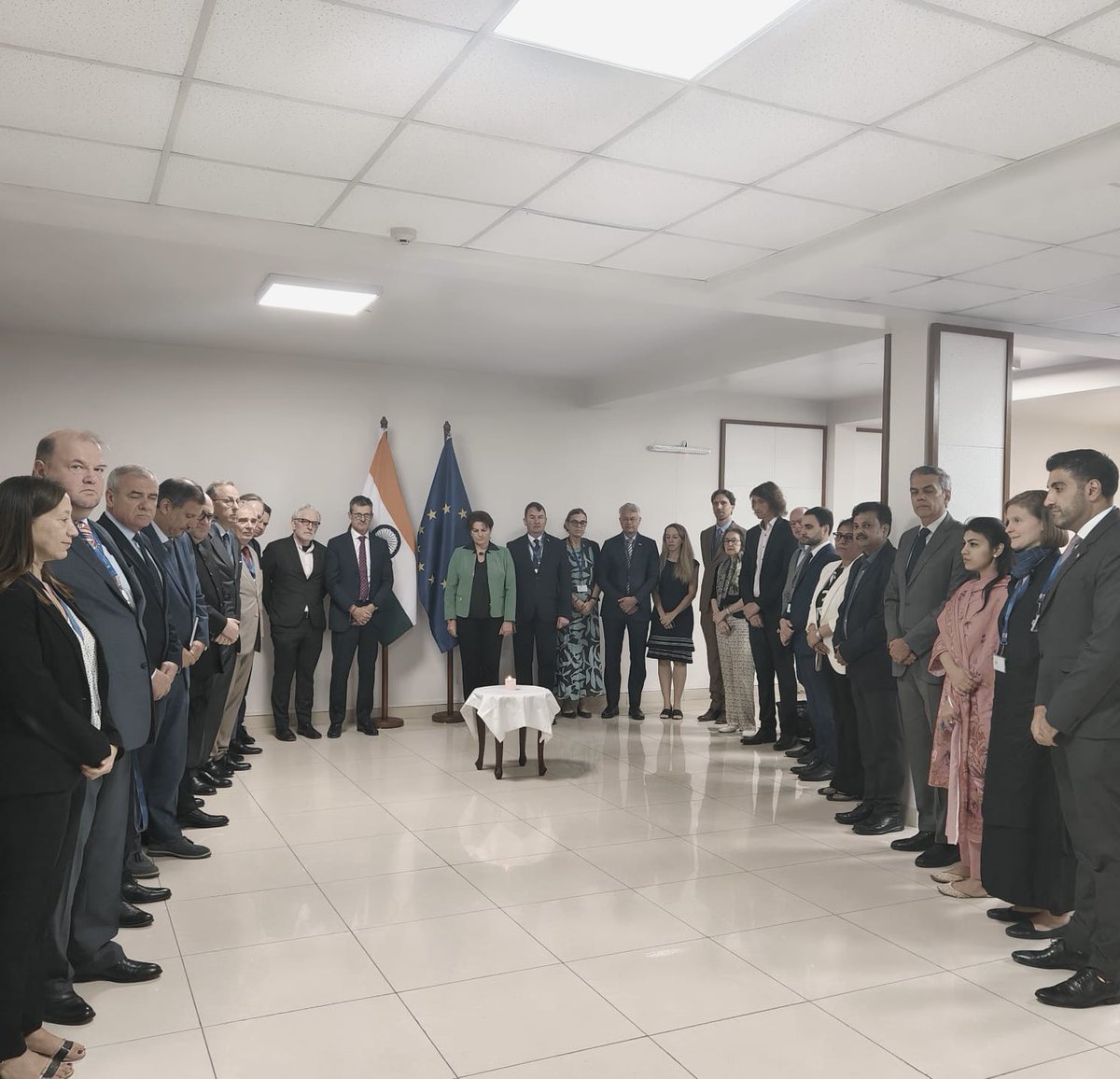 #EU Ambassadors &amp; the Board of the Federation of European Business in India #FEBI gathered to observe a minute of silence in memory of the victims of the horrible #Pahalgam terrorist attacks. 🇪🇺 TeamEurope/EU family in India stands together with 🇮🇳 in this moment of mourning 🕯️