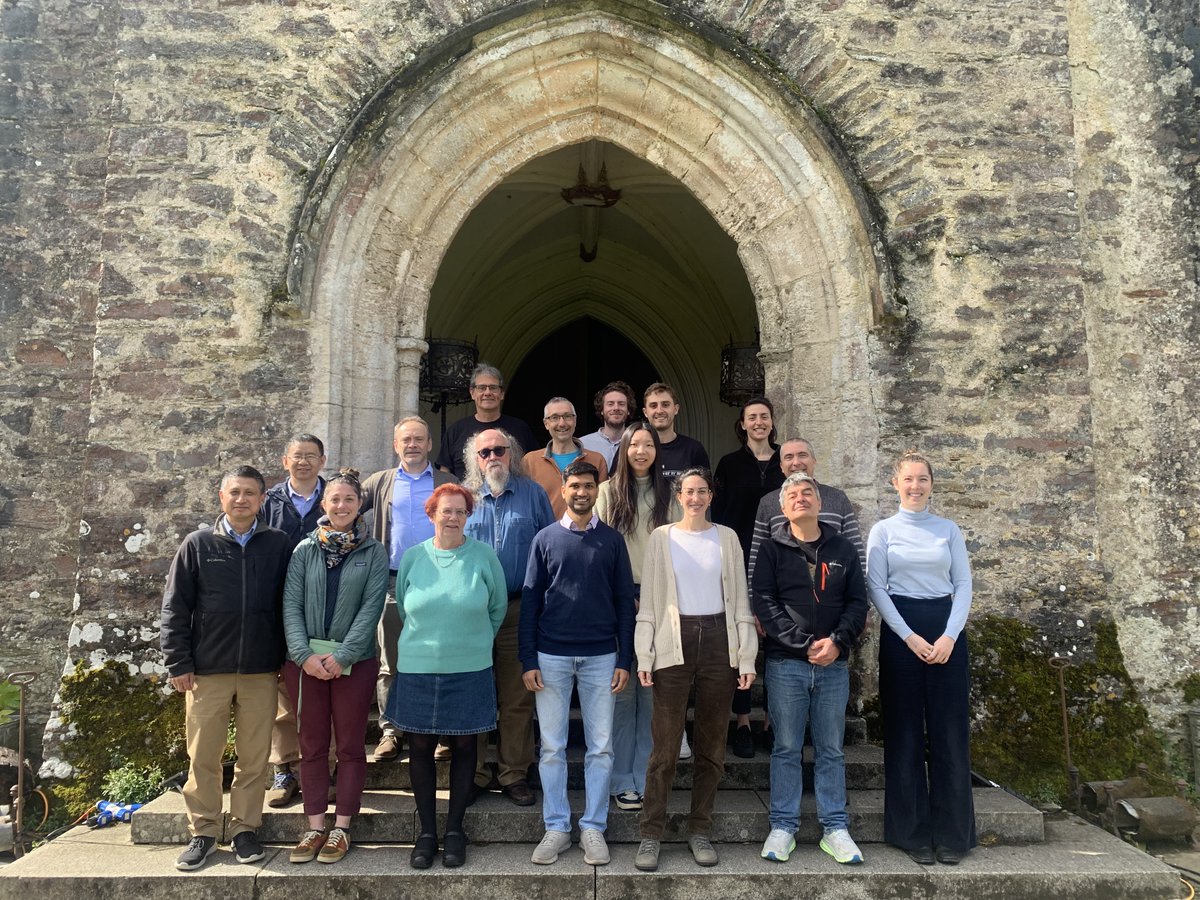 🚨 New blog! 🌱🌍 What happens when 18 scientists gather in a medieval hall to rethink Land Surface Models using Eco-Evolutionary Optimality? Find out 👉 research.reading.ac.uk/lemontree/simp… #EEO #LandSurfaceModels #LEMONTREE