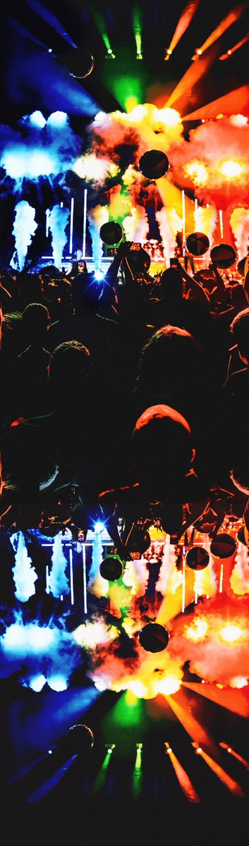 altwavemag's tweet image. Tripper from @adtr live

📸: @ConnorBDixon 
#adaytoremember #concert #altwave #rock