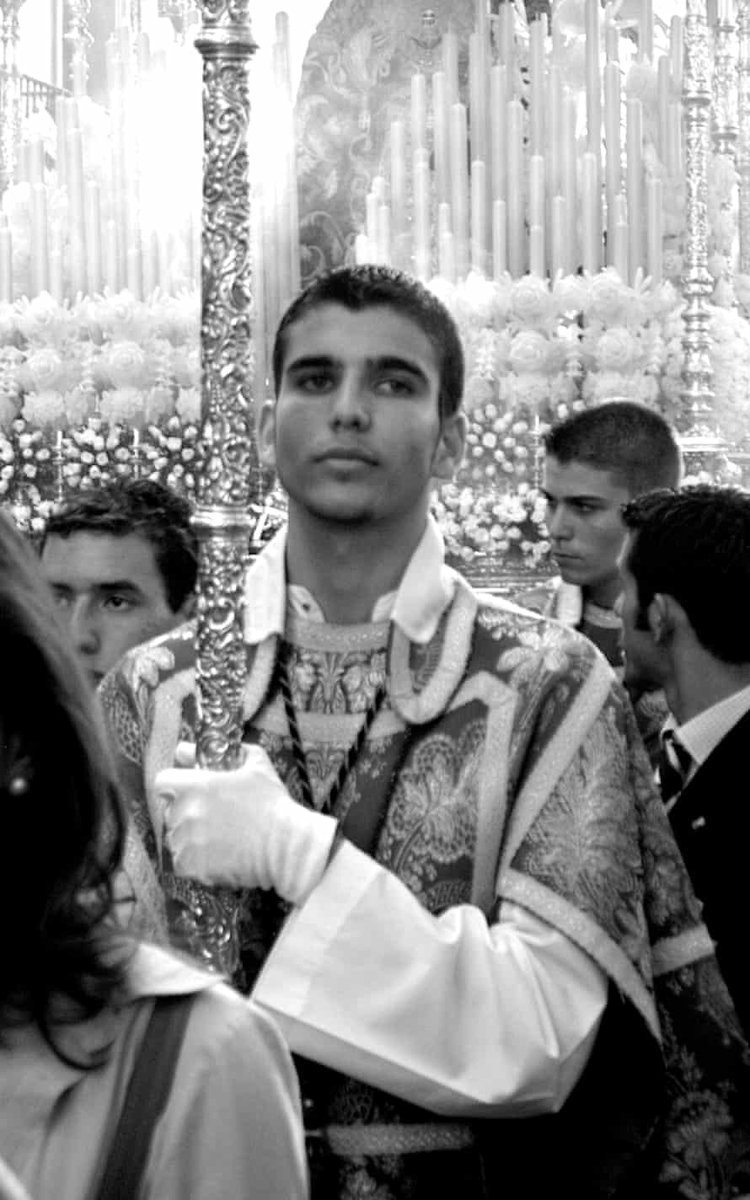 พวกคุณรีอะไรกันเยอะแยะ อ่า ไหนๆ ก็แมสละ ฝากถึงใครที่ทำปฏิทินพระสุดฮ็อตได้มั้ยว่าเห็นภาพเซ็ตนี้มาหลายปีแล้ว ช่วยอัพเดทถ่ายภาพใหม่ๆ หน่อยได้มั้ยคะ คงไม่ขอมากไปนะ