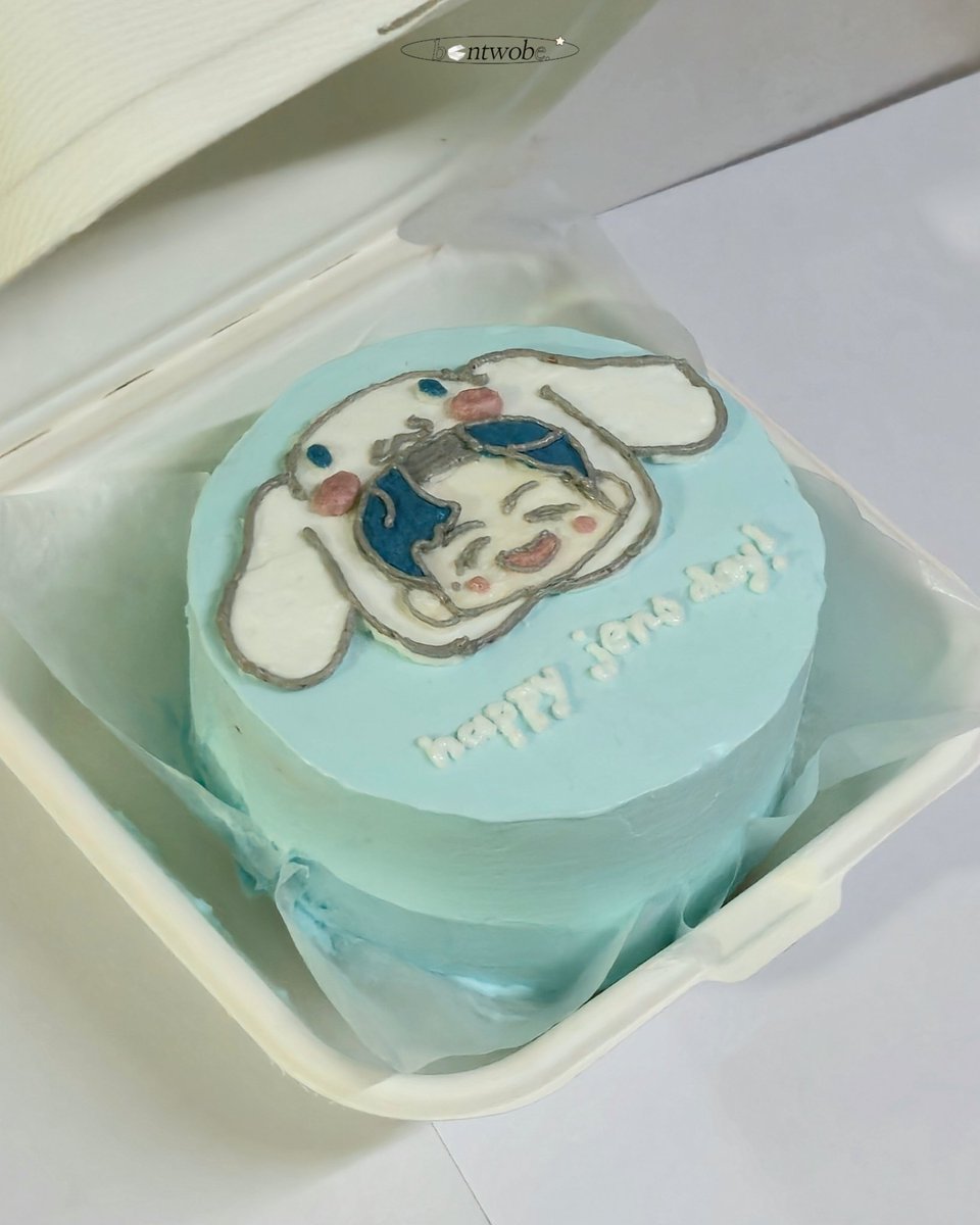 bentwobe's tweet photo. jeno's day! 🐶🎂

[4x2 strawberry shortcake] https://t.co/MAt5cy9bUs