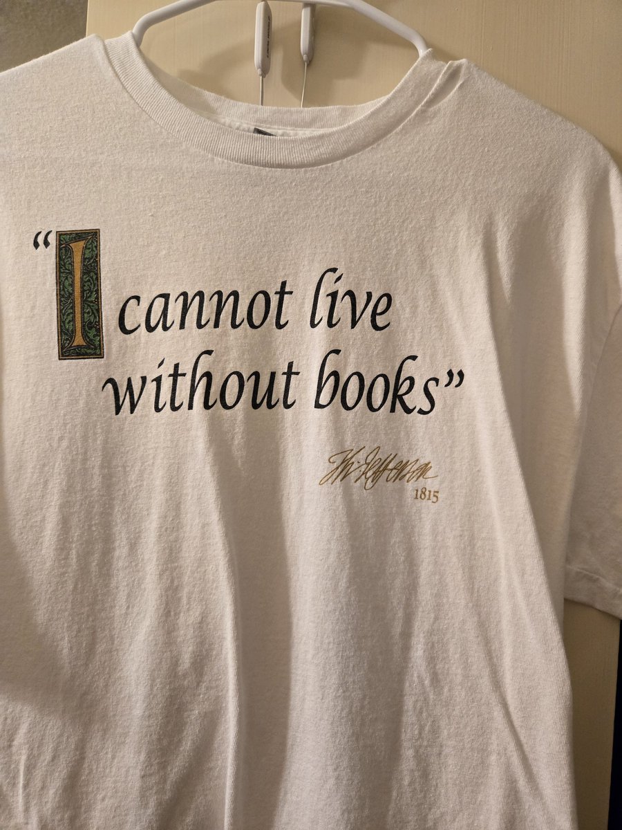 terrell39_andy's tweet image. 225th birthday of @librarycongress !

Bought this shirt during my visit 3 years ago 

#LibraryofCongress