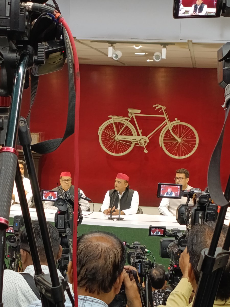 AnilYadavmedia1's tweet image. आतंकवादियों का कोई धर्म नहीं होता है - @yadavakhilesh