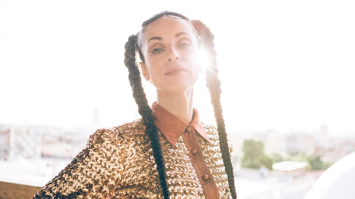 Siska: de Watcha Clan au reggae roots avec «Holdin' the vibe» rfi.my/Bbsv.x