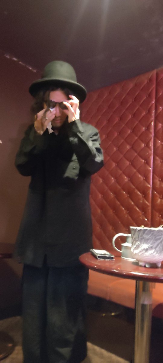 kanahebi_tail's tweet photo. ジョー横溝氏、謝罪会見中です🌵😢
#TheTheDay
#TheFreedomofExpression
#TFOE
#DIRENGREY
#薫
#ニコ生 https://t.co/Rewt5hysD7